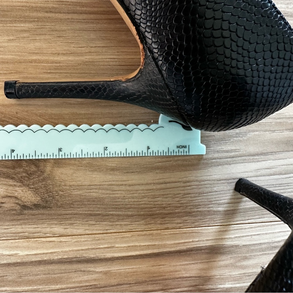 Vince Camuto Black Women's Heels - Picture 5 of 6